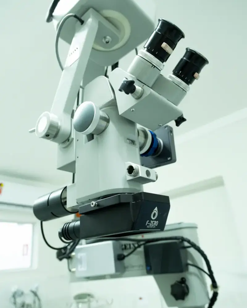 Equipamento de exame oftalmológico da clínica